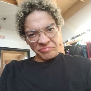 Meet your Posher, Alexis